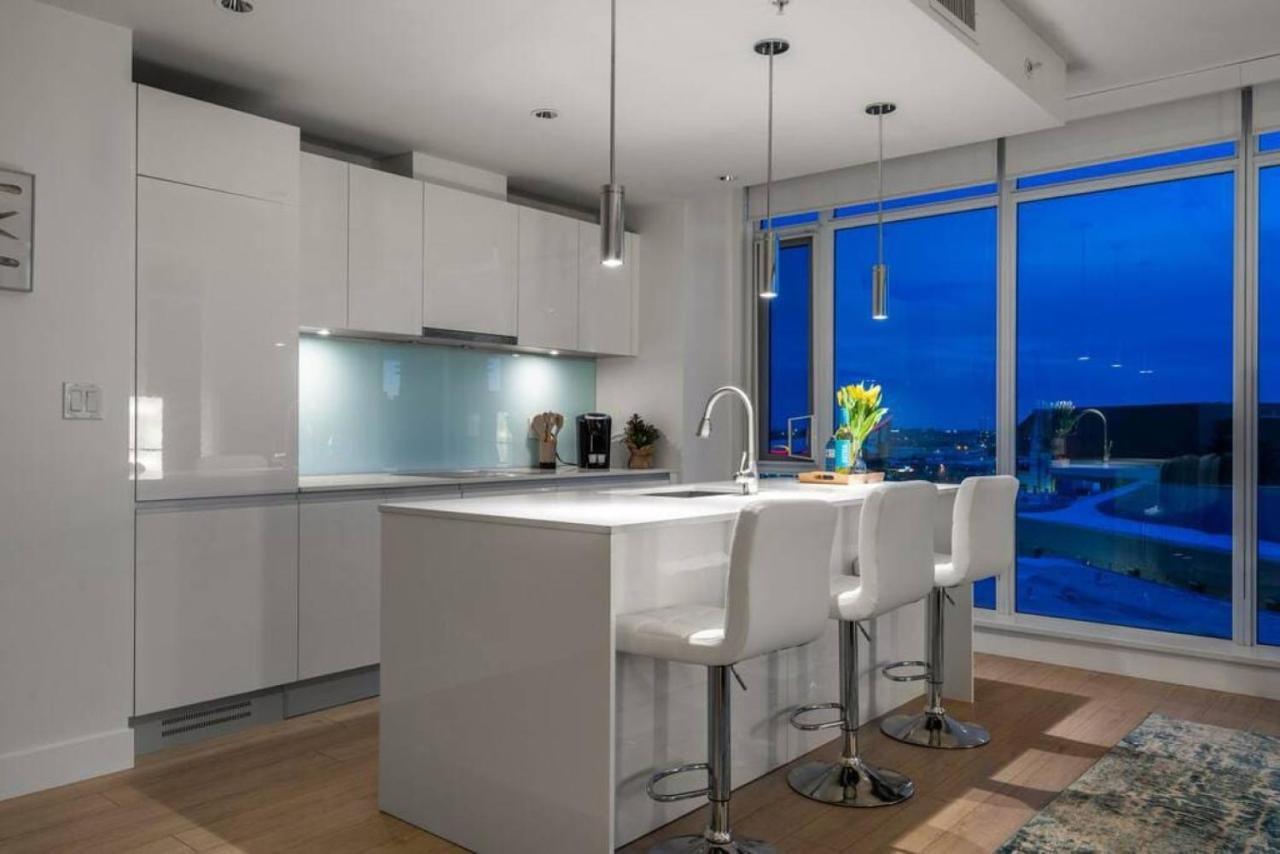 Luxury Apartment On The 9Th Floor Near Stampede, Complimentary Wine, 2 Car Ug Parking YYC Exterior foto