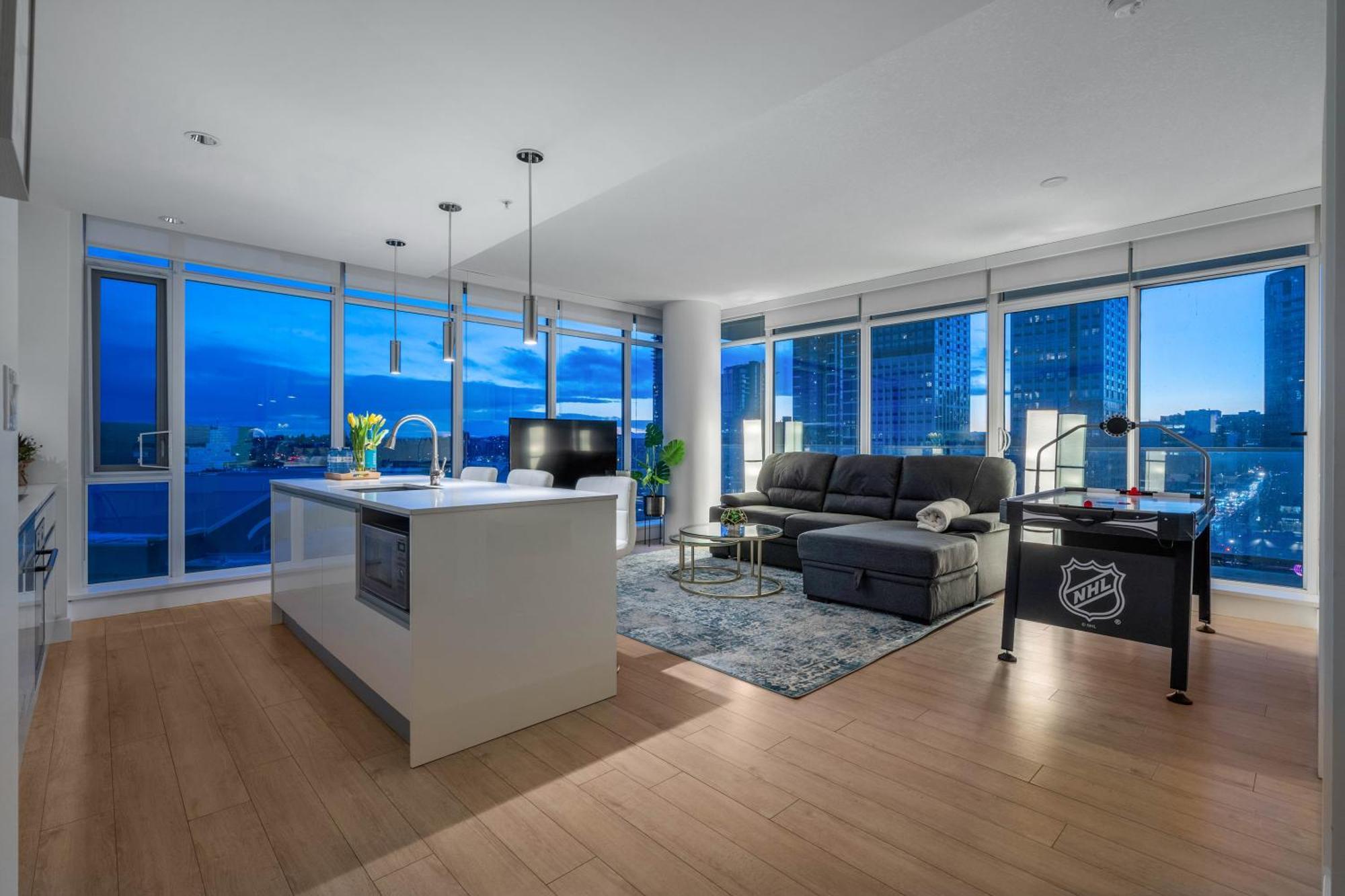 Luxury Apartment On The 9Th Floor Near Stampede, Complimentary Wine, 2 Car Ug Parking YYC Exterior foto